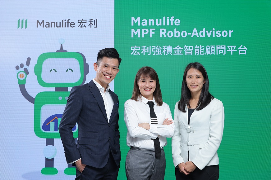 宏利香港及澳門退休業務部主管何精怡(中)表示，我們很高興在宏利「引領客戶數碼化」的里程中，獲得兩家創新的財富科技平台所提供的支持及先進技術支援。圖為 Syfe 香港區主管兼總經理李劍威(左)及 AutoML Capital 行政總裁林朗行(右)。